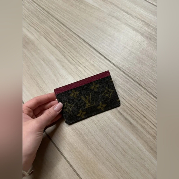 Louis Vuitton Monogram Card Holder - Picture 1 of 9